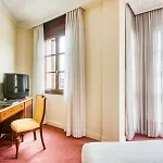 Sercotel Arenal فندق