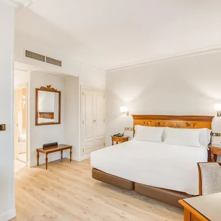Hotel Sercotel Arenal 3*
