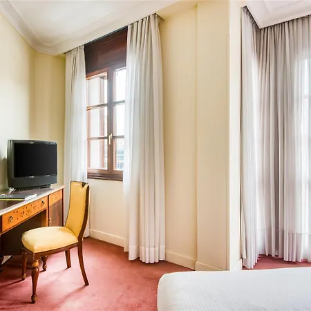 فندق Sercotel Arenal بلباو