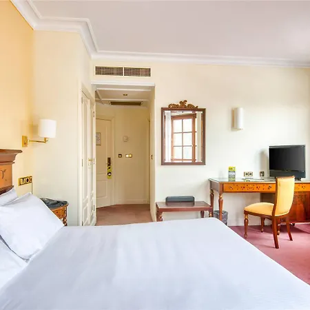 ホテル Sercotel Arenal ビルバオ