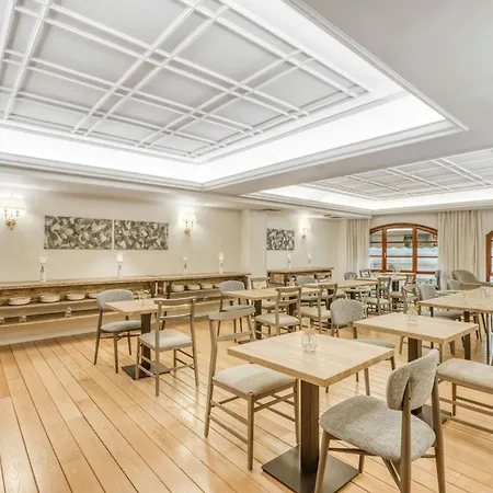 Szálloda Sercotel Arenal 3*