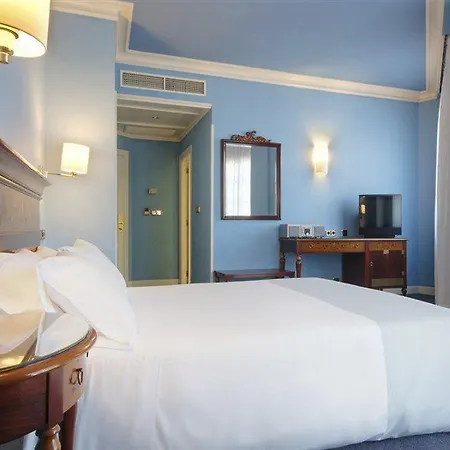 ホテル Sercotel Arenal 3*