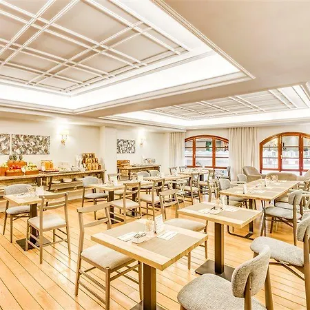 Sercotel Arenal ホテル