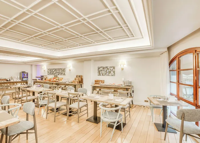 Sercotel Arenal Hotel 3*