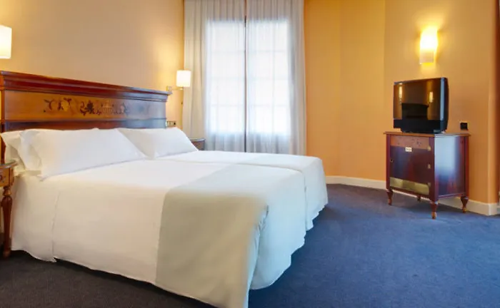 Hotel Sercotel Arenal 3*