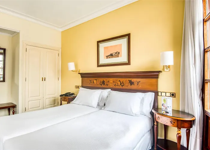 Hotell Sercotel Arenal 3*